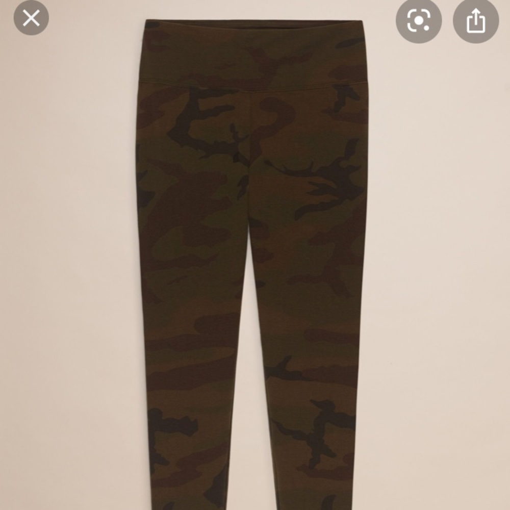 Aritzia TNA Camouflage Leggings
